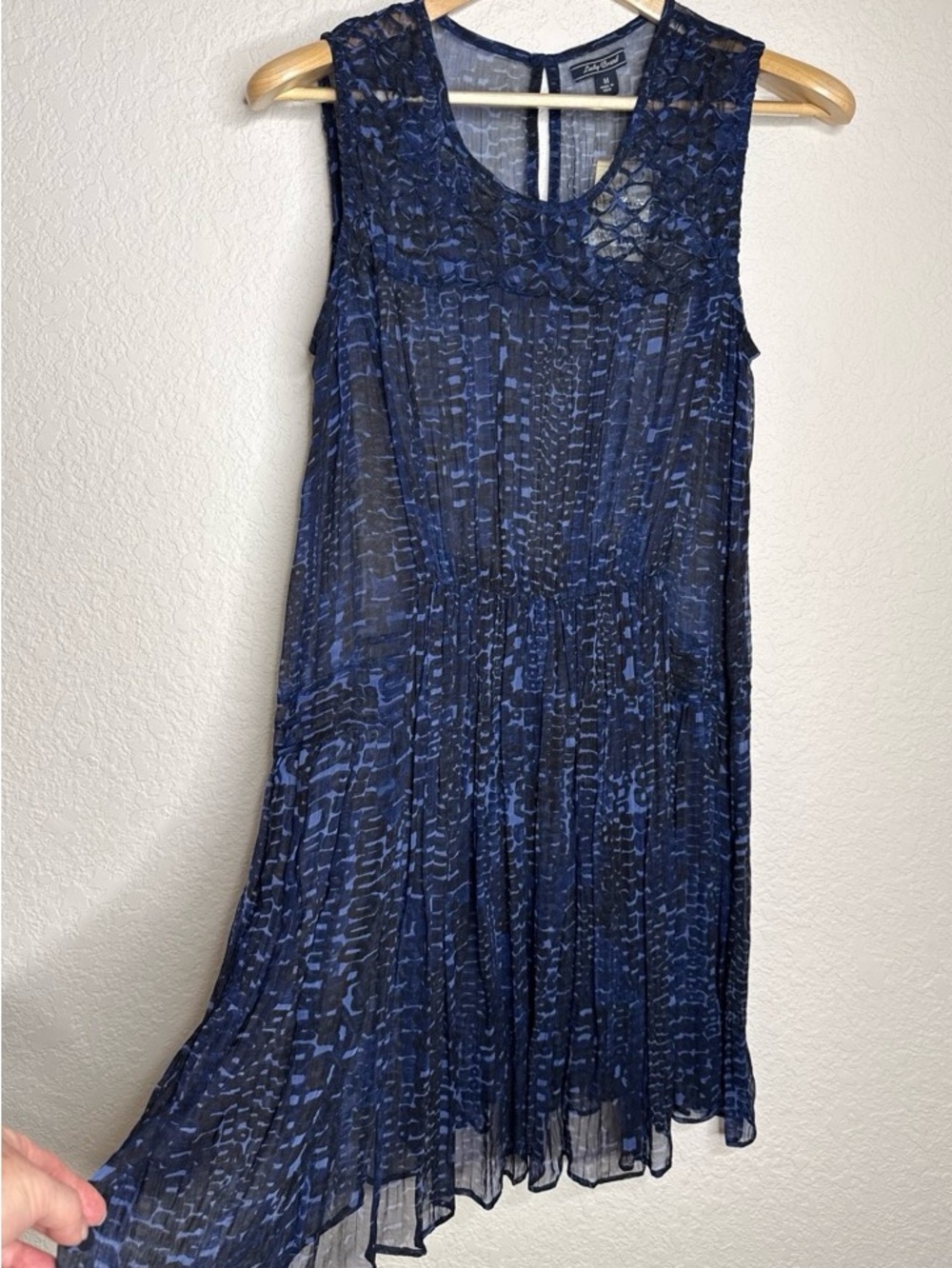 Lucky Brand NWT Navy Sheer Overlay Pleated Sleeveless Dress Size M Boho